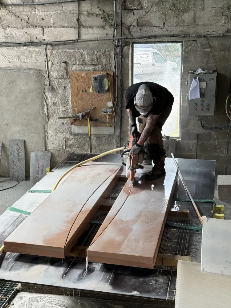 fabrication de monuments en pierre à Blanzy
